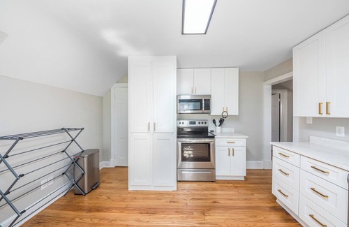 Fredericksburg Apartment | Charming 2-bedroom apartment with WiFi, AC in serene downtown Fredericksburg, VA