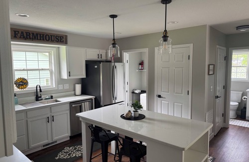 Hendersonville House | Charming 2-bedroom house 2 bathroom home in Hendersonville