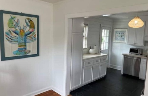 Old Village Cottage | Charming 2-bedroom cottage within walking distance to Cooper River Bridge Run!