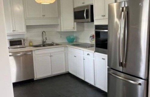 Old Village Cottage | Charming 2-bedroom cottage within walking distance to Cooper River Bridge Run!