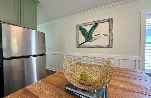 Pass Christian House | Charming 2-bedroom Costal Cottage with AC, Tiki Room, WiFi in Pass Christian