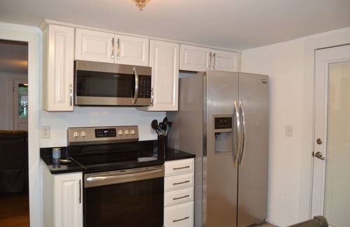 Pilot Mountain House | Charming 2-bedroom Cottage with AC and WiFi in Pilot Mountain