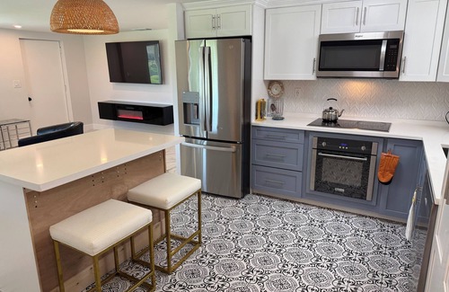 Charlotte Harbor House | Charming 2-bedroom house in Charlotte Harbor, walk to restaurants & shopping