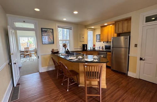 Lower Avenues House | Charming 2-bedroom house, with large greatroom, quiet Avenues neighborhood