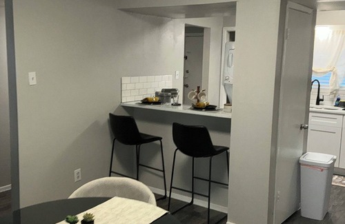 Uptown Apartment | Charming 2-bedroom apartment in Pleasant Alamo Heights with AC, WiFi