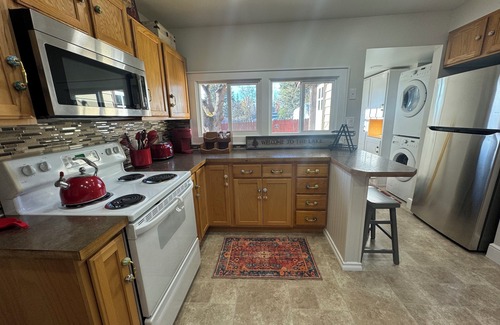Coeur d'Alene House | Charming 2-bedroom in Gorgeous downtown Coeur d'Alene. 1.3 Miles to Beach!