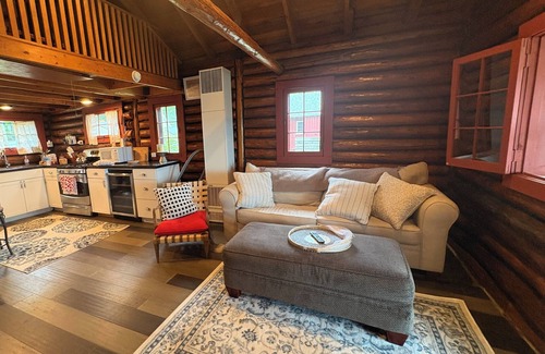 Houghton Lake Cabin | Charming 2-bedroom cabin with AC, WiFi in lovely Houghton Lake