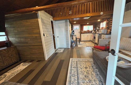Houghton Lake Cabin | Charming 2-bedroom cabin with AC, WiFi in lovely Houghton Lake