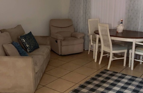 River Park House | Charming 2-bedroom house in awesome Port St. Lucie with AC