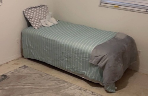 River Park House | Charming 2-bedroom house in awesome Port St. Lucie with AC