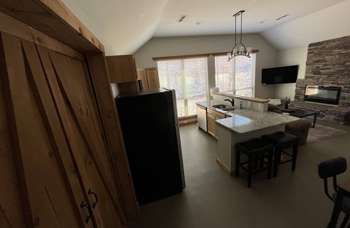 Winston - Salem Cabin | Charming 2-bedroom cabin with WiFi in brilliant Winston-Salem