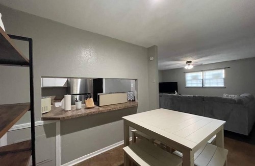 Lawton Apartment | Charming 2-Bedroom, 1-Bath Home Close to Downtown