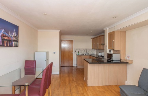 Castle Baynard Apartment | Charming 2-bedroom 2 bathroom apartment in fabulous London