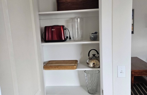 University Park House | Charming 2-bedroom 2 Bath Second Story of Home, with AC, WiFi in amazing Denver