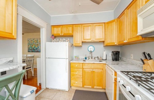 North End Apartment | Charming 2-bedroom 2 bath apartment in Amazing location in Ocean City