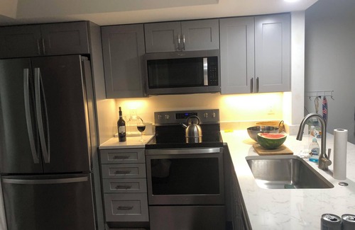 Biggar Apartment | Charming 2-bedroom apartment in fabulous Fort Myers with WiFi, AC
