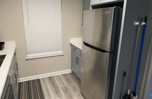 Greensboro Apartment | Charming 2-bedroom apartment with WiFi, AC in pleasant Greensboro