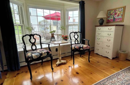 Marblehead Apartment | Charming 2-bedroom apt near beach in beautiful, historic, seaside Marblehead.