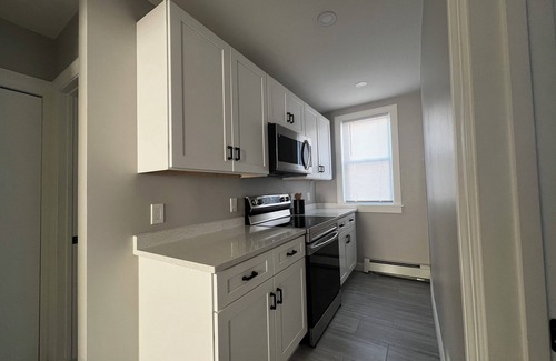 Wanskuck Apartment | Charming 2-bedroom apartment with WiFi, AC in Providence