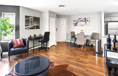 Fourth Ward Apartment | Charming 2-bedroom apartment with free parking & patio In uptown Charlotte