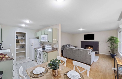 Tri-Cities Apartment | Charming 2-bedroom apartment in Central Kennewick with WiFi, AC, Fully Furnished
