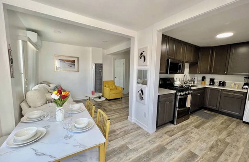 City Heights Apartment | Charming 2-bedroom apartment in Central San Diego with AC!