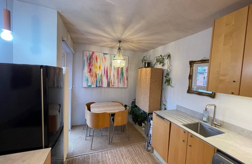 Kew Apartment | Charming 2-bedroom apartment in fabulous Kew
