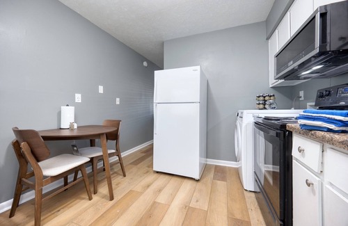 Columbus Apartment | Charming 2-bedroom apartment with AC, WiFi in brilliant Columbus