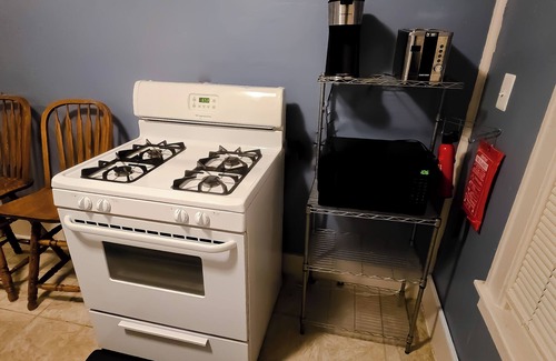 Dearborn Apartment | Charming 2-bedroom apartment near Downtown Dearborn