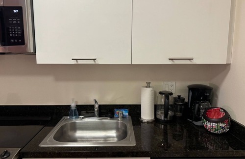Downtown Apartment | Charming 2-Bedroom Apartment in Glendale