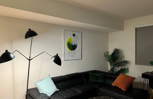 Downtown Apartment | Charming 2-Bedroom Apartment in Glendale