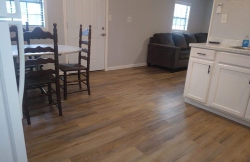 Geneva Apartment | Charming 2-bedroom apartment with WiFi, AC in enjoyable Hemphill
