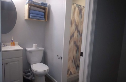 Geneva Apartment | Charming 2-bedroom apartment with WiFi, AC in enjoyable Hemphill