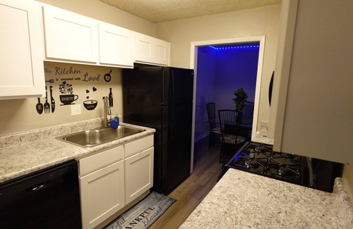 Marietta Apartment | Charming 2-bedroom apartment with AC, fitness room in pleasant Marietta