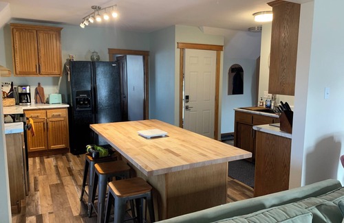 Mishicot Apartment | Charming 2-bedroom apartment in Mishicot with Wi-Fi close to fox hills.