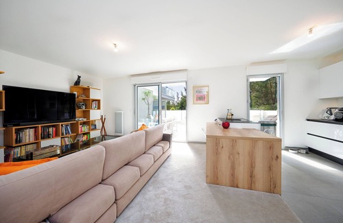 Les Baraques Apartment | Charming 2-bedroom apartment with WiFi, AC in serene Mougins