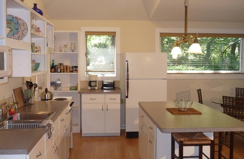 Eastham Apartment | Charming 2-bedroom apartment with AC, WiFi in serene Eastham, near Rock Harbor