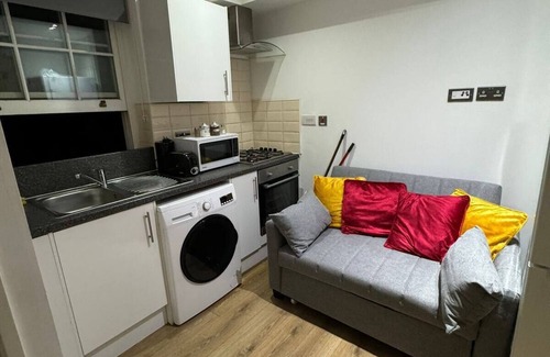 Somers Town Apartment | Charming 2-bedroom apartment in enchanting London with AC HW5