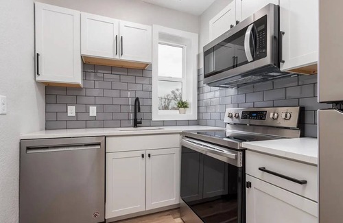 Pueblo Apartment | Charming 2-bedroom apartment with AC, WiFi in enchanting Pueblo