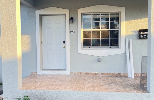 Miami Shores Apartment | Charming 2-bedroom apartment in delightful Miami with AC, WiFi
