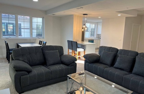 Arcadia House | Charming 2-bedroom Arcadia townhome in brilliant Arcadia with WiFi, AC