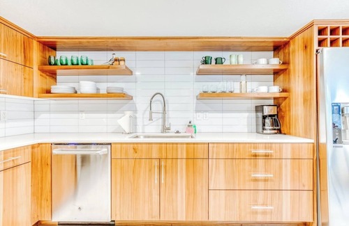 Sellwood-Moreland Apartment | Charming 2-bedroom basement suite with AC, WiFi in beautiful Sellwood, Portland