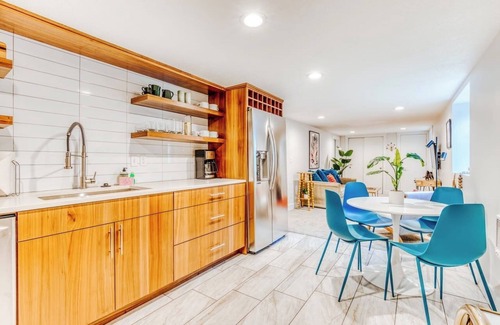 Sellwood-Moreland Apartment | Charming 2-bedroom basement suite with AC, WiFi in beautiful Sellwood, Portland