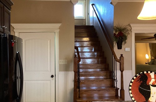 Hobbs House | Charming 2-bedroom building in Hobbs with WiFi and AC