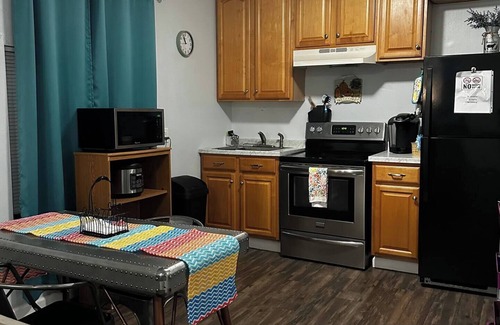 East Tampa House | Charming 2-bedroom building in excellent Tampa with WiFi, AC