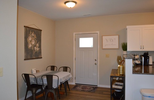 Sedalia House | Charming 2-bedroom bungalow in tranquil Sedalia with WiFi lots of upgrades!