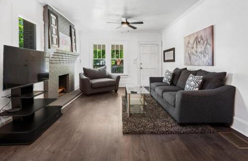 Atlanta House | Charming 2 Bedroom Bungalow with wifi and AC in lovely Atlanta