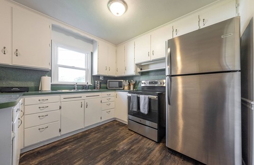 Logan House | Charming 2-bedroom bungalow in Logan with FAST WiFi. Enjoy your stay