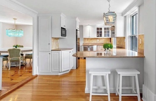 Marblehead Condo | Charming 2-bedroom condo with parking in Old Town Marblehead, minutes to Salem