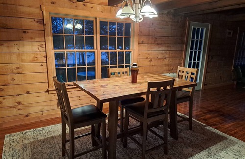 North Monmouth Cabin | Charming 2-bedroom cabin in lovely Monmouth